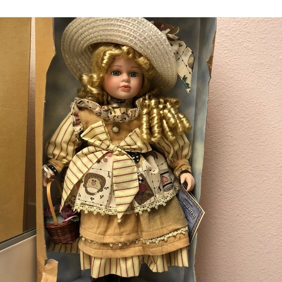 Vintage Samantha Limited Edition Porcelain Doll By Samantha Medici | New in Box - Picture 2 of 3